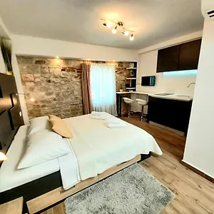 studio-apartmani-pomalo-take-it-easy.splithotels.org/